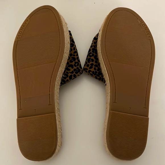 Old Navy animal print espadrille sandals in size 7 - Picture 3 of 3